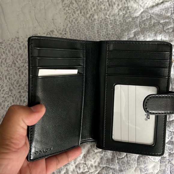 Coach city tote bag with matching medium size zipper wallet,brown,small scratch - Picture 5 of 7